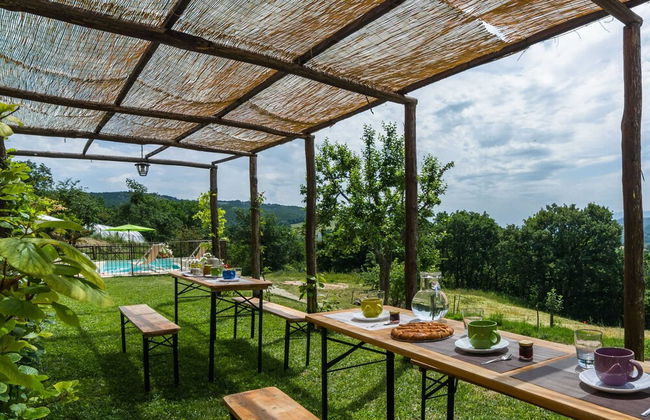 Pretty Farmhouse With Pool - Photo 27