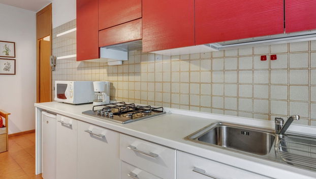 Comfortable Apartment in Garda With Swimming Pool - Foto 4, Cocina privada