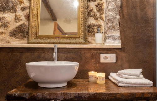 Esclusiva Dimora Storica nel cuore del Borgo Medievale---- Exclusive Historical House inside the Medieval Village - Foto 3