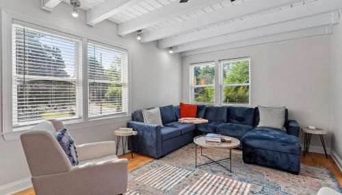 GATHERING HOUSE IN HISTORIC OAKWOOD - Foto 2