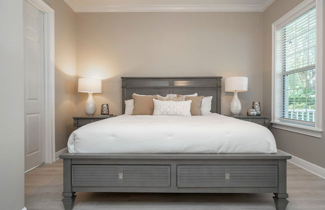 7516 Luxury Home 5BD Perfect for Your Family - Foto 12