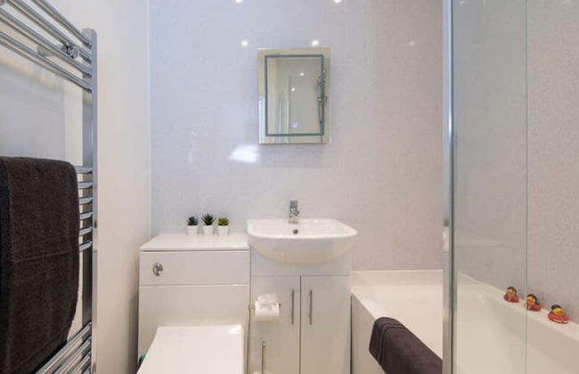 Absolute Beachfront With Decked Garden Oasis and Views - Foto 23