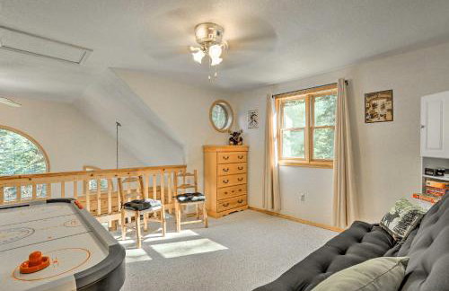 Bayfield Cabin with Wraparound Deck and Fire Pit - Foto 13