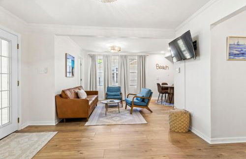 NO WORRIES! Beachy cottage 5 Minute walk to beach - Foto 1