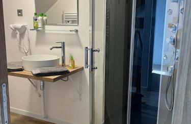 Appartement de la Fontaine à la Tour du Pin hyper centre parking privé - Foto 10