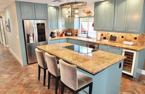 Naples Luxury Retreat - 3 BDR Stay for 6 w Rooftop Patio - Photo 13