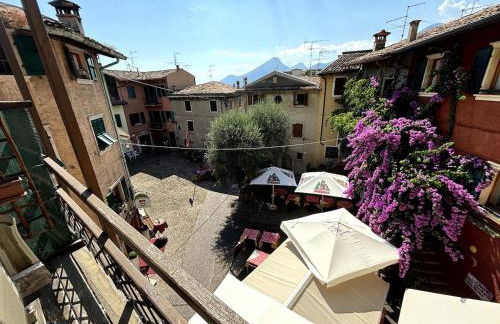 Mansarda con balcone nel cuore di Brenzone sul Garda - Foto 10