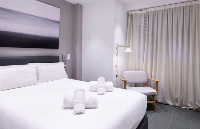 Ampersand - Bright 2-bedroom Apartment - Photo 19