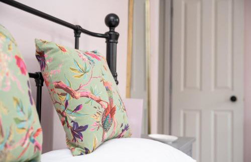 Spacious City-Centre House near Train Station & Business School, with Garden - Foto 29