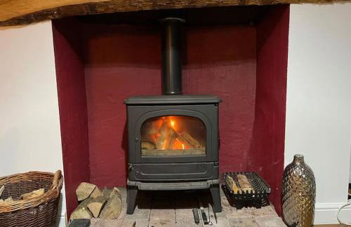 Stunning Cottage with Log Burner- King Bed- Great Design-Free Wood - Foto 17