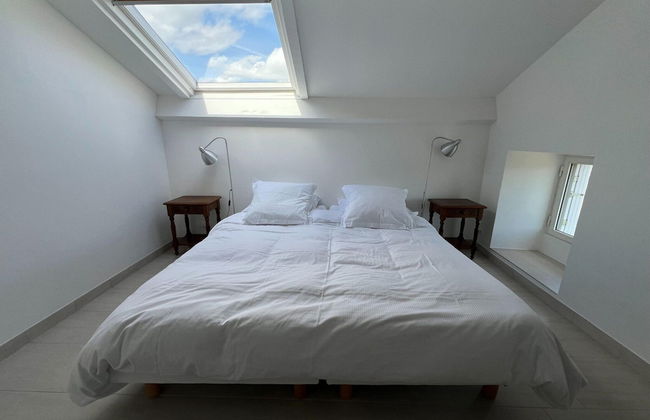 Sunlit Villa in Banne - Photo 2