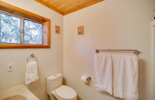 Peaceful and Idyllic Forest Cabin with Pool Table - Foto 17