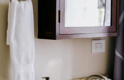 Huge Projector and Designated Workspace, Near Wrigley - Photo 34