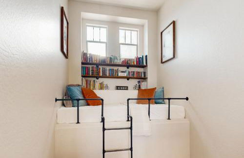 Hot Tub and Game Room Poolside Paradise in Phoenix! - Foto 19