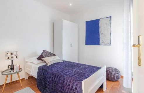 5 Bedroom Beautiful Home In Labin - Photo 49