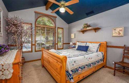 Oak Pond Retreat Stocked pond/pool table/BBQ Grill/EV Charger - Foto 42