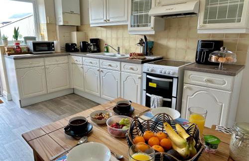 Spacious Pembrokeshire Apartment - Foto 8