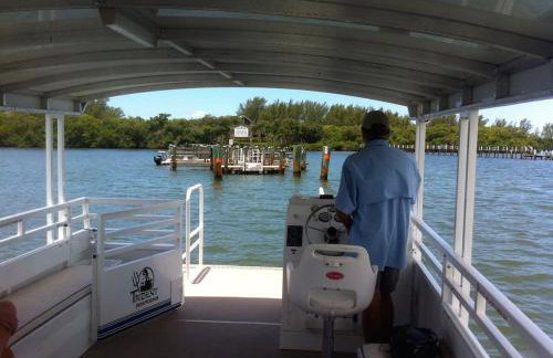 Remote Island Retreat with Private Ferry, Pool, Beach - Foto 53