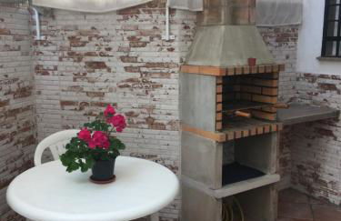 Apto con patio y barbacoa BBQ Los picadores - Foto 1