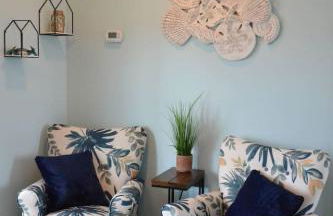 2BR Cozy Cottage Private Dock - Photo 2