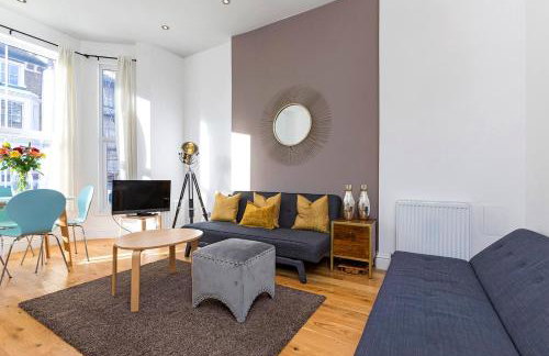 Stylish 2 Bed Apartment-Zone 2 - 10 Minutes to the heart of London- sleeps up 8 - Foto 3