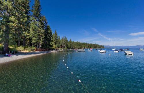New Listing! Woodland Heights at Tahoe Park- Pet Friendly - Private Beach - Foto 19