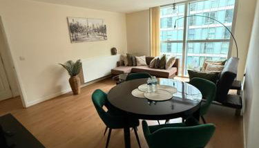 Central Hub Flat - Photo 3