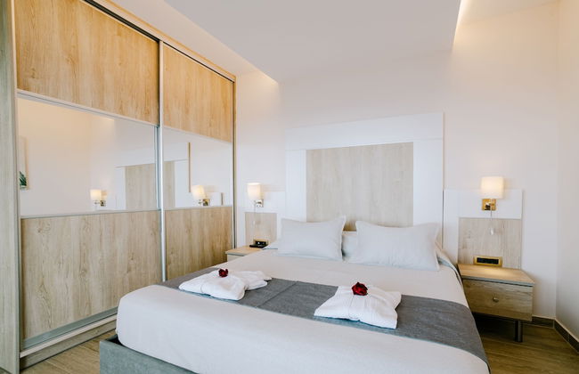 The Three Graces - Photo 5