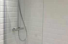 1 Bed Apartment Sleeps 2 - Parking & Wifi - Photo 41