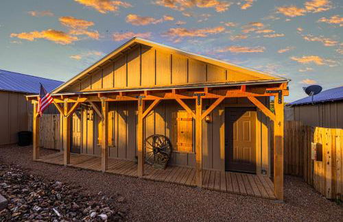 Miners Cabins #1 - Two Double Beds and Private Balcony - Foto 17