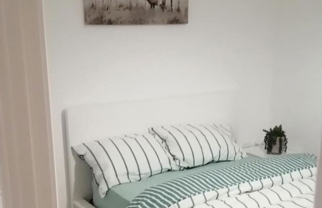 1 Bed Apartment Sleeps 2 - Parking & Wifi - Foto 3