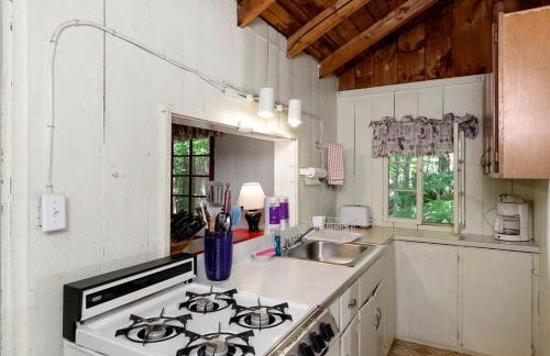 Luxury Camping Cabin with Fireplace near Hanover, New Hampshire - Foto 6