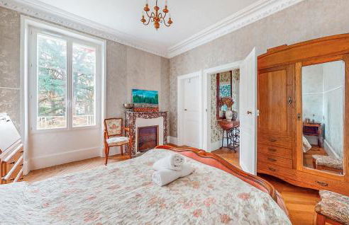 7 Bedroom Lovely Home In Chabris - Foto 20