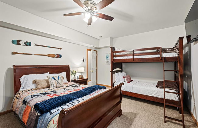 Mews Mountain House by Avantstay Walk to Beach Hot Tub Game Room - Foto 44