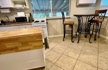 Historic Suite on Prescott's Best Street! - Foto 12