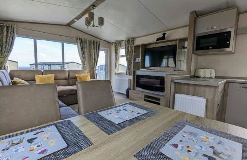 Beautiful Pet Friendly Southerness Caravan With Sea View & Decking Area - Foto 12