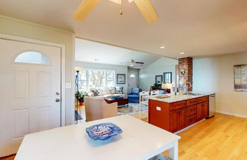 Three dog-friendly, waterfront cottages with full kitchens & private beach - Foto 28