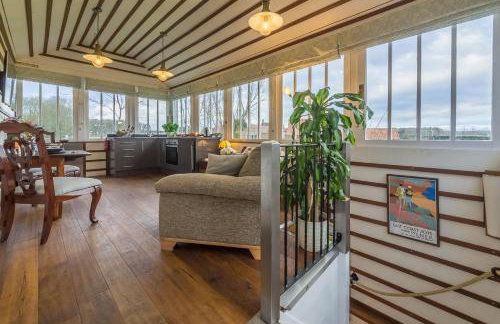 The Signal Box - Photo 6