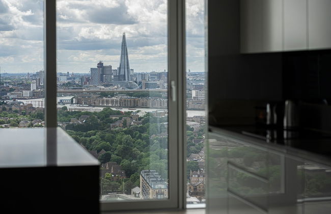 Deluxe Riverside Apartment With City Views - Foto 42