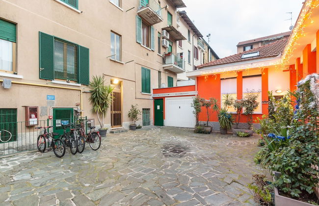 Bright 1 Bedroom near MM1 - Photo 1