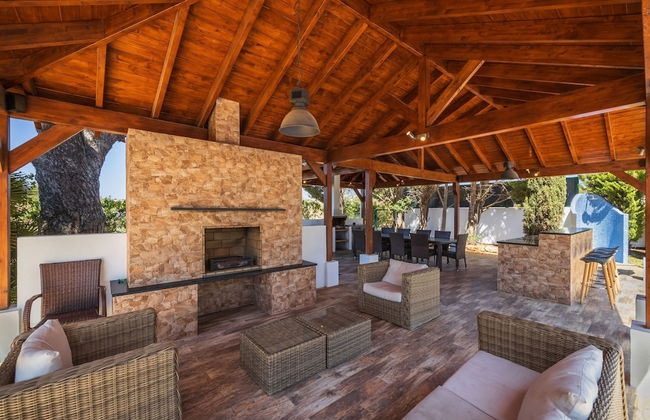 Villa Amendoeira in Olhos de gua - Foto 2