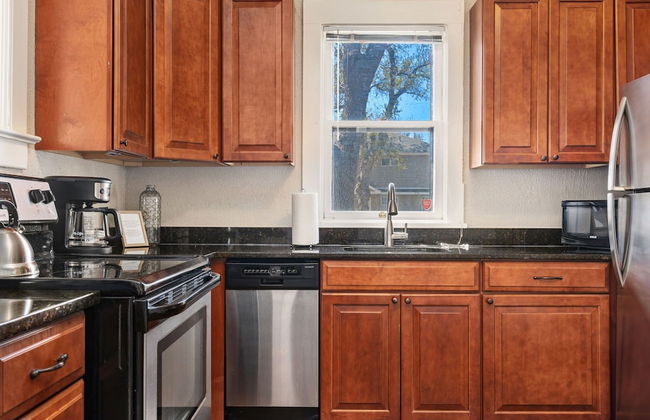 Historical Bungalow Near Csu & Old Town! - Foto 11