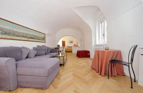 Pantheon Apartment with private terrace - Photo 10