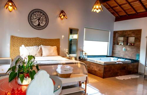 Chalé Canto do Galo 1 - Hidro da Jacuzzi, Lareira Ecológica, Cozinha Completa, Wi-Fi 80mbps, próximo a comércio local e relaxando ao som do riacho - Photo 20