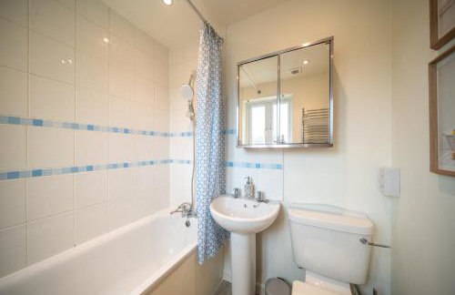 Cotswolds, Beautiful 5 bed 3 bath house, lovely garden, free parking - Foto 49