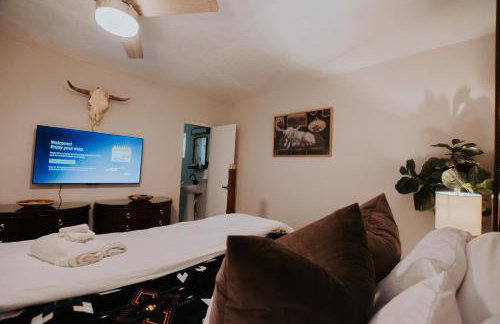 Cowboy Den-Private Hot Tub-Game Room-Pet Friendly-No Pet Fees! - Foto 26