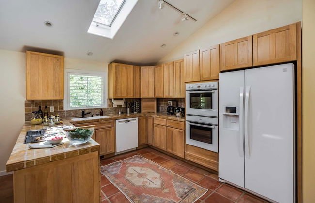 León by Avantstay Private Breathtaking Character Cottage w/ Pool & Hot Tub - Foto 9