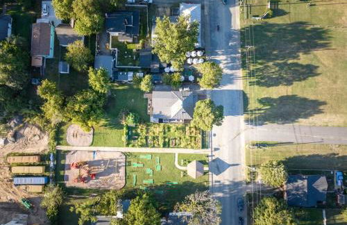 The Lyellton House: Water View, Steps from Beach - Foto 13