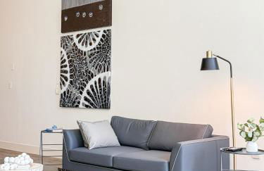 Sleek 1BR Loft in Luxury High-Rise - 103 - GL - Foto 18