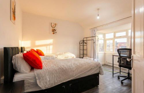 Spacious 3-Bed Home for 8 | Free Parking & Garden - Foto 5